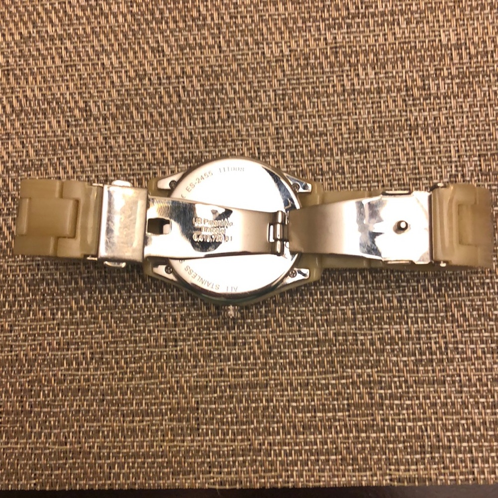 Fossil Bone Resin Rhinestone Link Watch ✨ - Picture 6 of 7